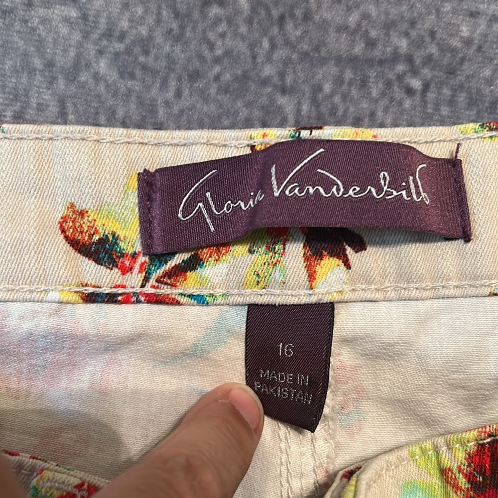 Floral Print Woman’s Capri - Picture 2 of 6